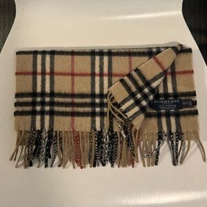 Burberry Cashmere scarf